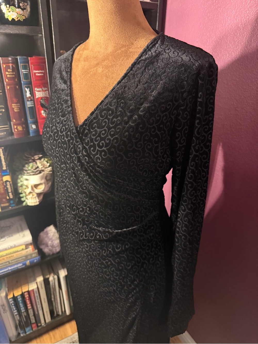 The Territory Ahead vtg Black Long Sleeve whimsigoth velvet Wrap midi Dress